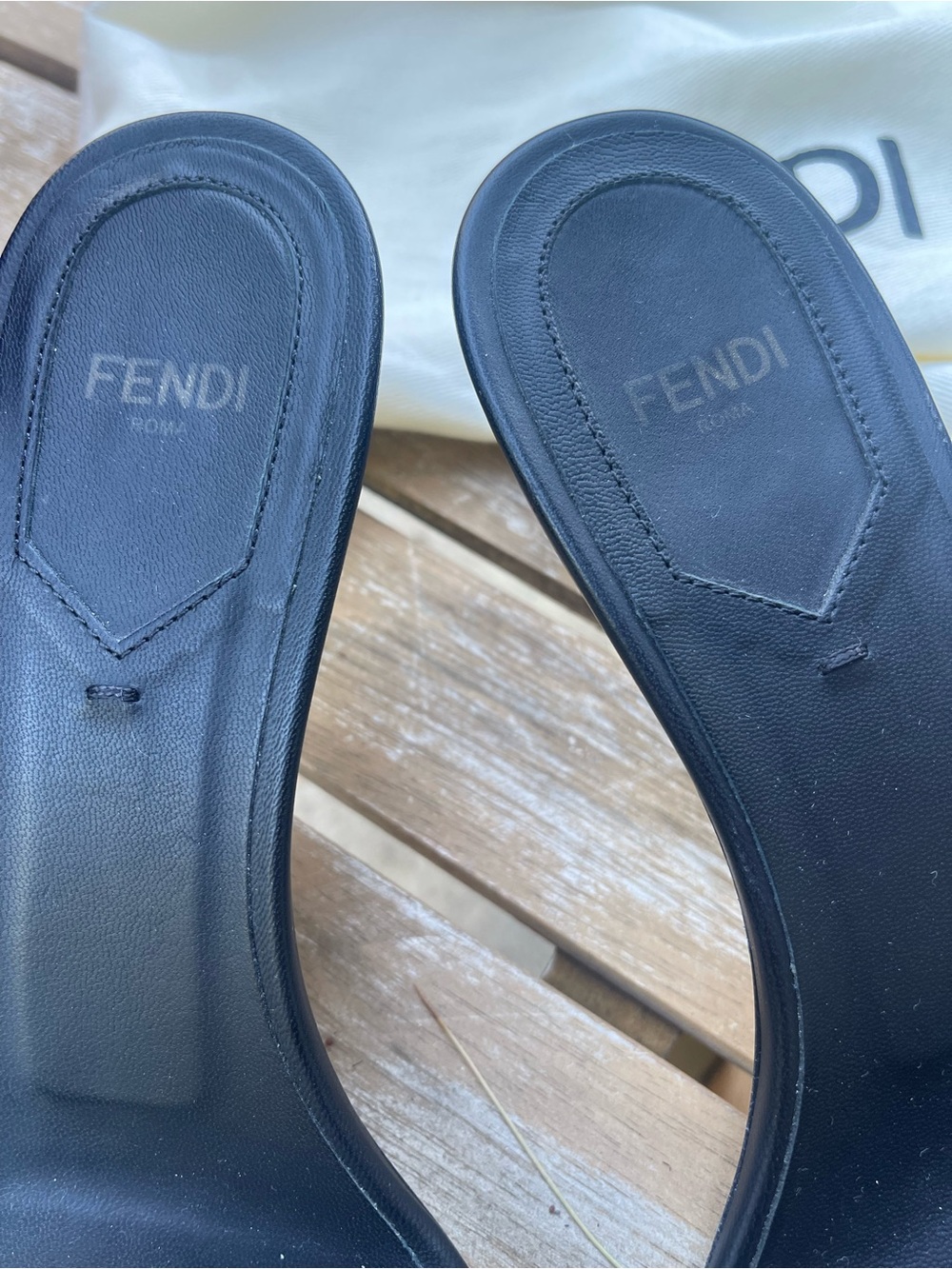 Fendi FFreedom Metallic Leather Sandals shoes Fluted Kitten Heel - Size 38 7.5 - Picture 5 of 9
